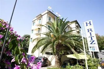 Riva 3*