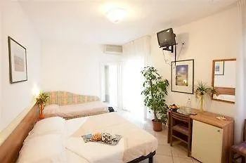 Riva 3* Lido di Camaiore