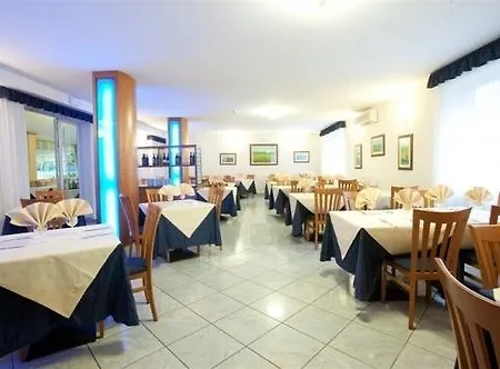 Riva 3* Lido di Camaiore