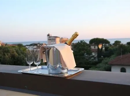 Riva 3* Lido di Camaiore