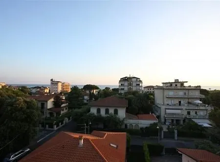 Riva 3* Lido di Camaiore