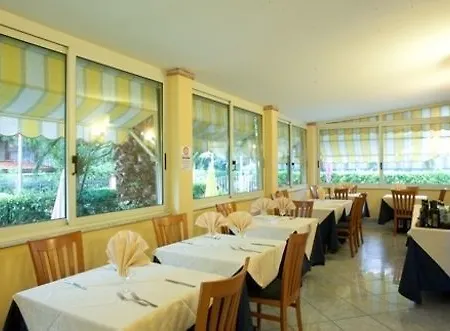 Riva 3* Lido di Camaiore