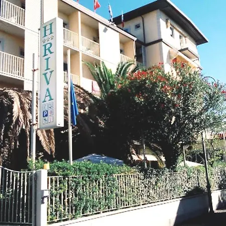 Riva 3*